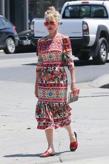 Melanie Griffith feet photo thumbnail