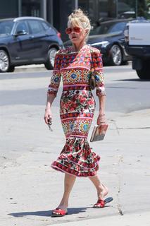 Melanie Griffith feet photo thumbnail