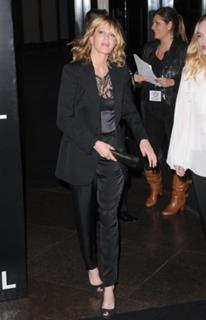 Melanie Griffith feet photo thumbnail