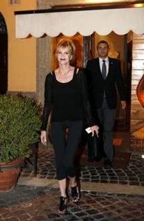 Melanie Griffith feet photo thumbnail