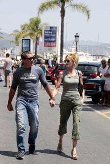 Melanie Griffith feet photo thumbnail