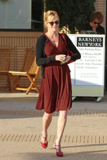 Melanie Griffith feet photo thumbnail