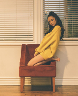 Melanie Iglesias feet photo thumbnail