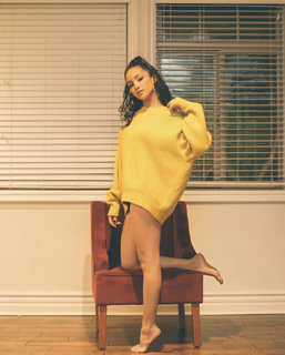 Melanie Iglesias feet photo thumbnail