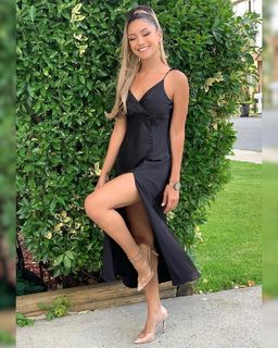 Melanie Iglesias feet photo thumbnail