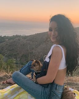 Melanie Iglesias feet photo thumbnail