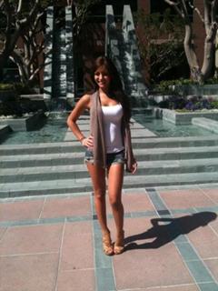 Melanie Iglesias feet photo thumbnail
