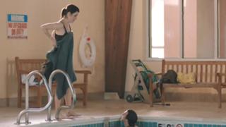 Melanie Lynskey feet photo thumbnail
