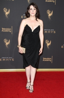 Melanie Lynskey feet photo thumbnail