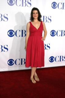 Melanie Lynskey feet photo thumbnail