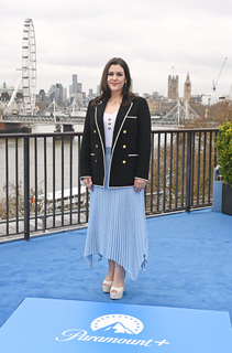 Melanie Lynskey feet photo thumbnail