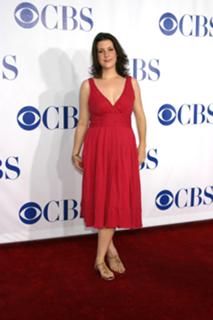 Melanie Lynskey feet photo thumbnail