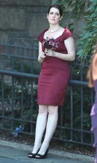 Melanie Lynskey feet photo thumbnail