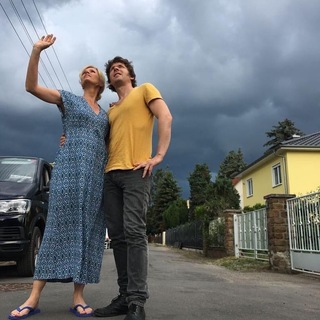 Melanie Marschke feet photo thumbnail