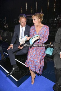 Melanie Marschke feet photo thumbnail