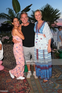 Melanie Marschke feet photo thumbnail