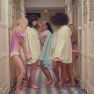 Melanie Martinez feet photo thumbnail