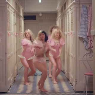 Melanie Martinez feet photo thumbnail