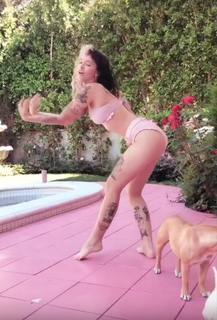 Melanie Martinez feet photo thumbnail