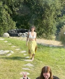 Melanie Martinez feet photo thumbnail