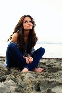 Melanie Papalia feet photo 1