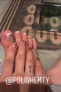 Melanie Pavola feet photo 15