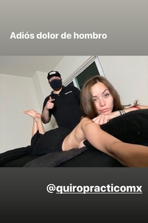 Melanie Pavola feet photo 11