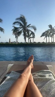Melanie Pavola feet photo 2