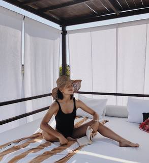 Melanie Rains feet photo 13