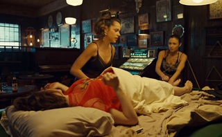 Melanie Scrofano feet photo thumbnail