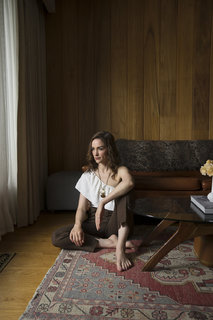 Melanie Scrofano feet photo thumbnail