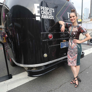 Melanie Scrofano feet photo thumbnail