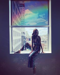Melanie Scrofano feet photo thumbnail