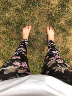 Melanie Scrofano feet photo thumbnail