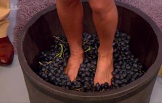 Melanie Sykes feet photo thumbnail