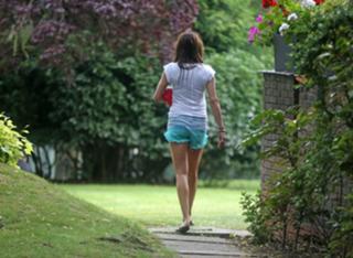 Melanie Sykes feet photo thumbnail