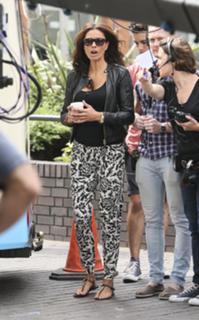Melanie Sykes feet photo thumbnail