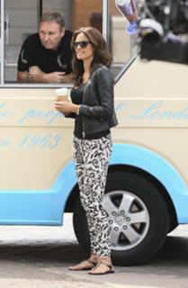 Melanie Sykes feet photo thumbnail