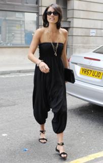 Melanie Sykes feet photo thumbnail