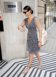Melanie Sykes feet photo thumbnail