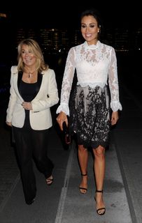 Melanie Sykes feet photo thumbnail