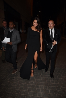 Melanie Sykes feet photo thumbnail