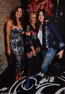 Melanie Sykes feet photo thumbnail