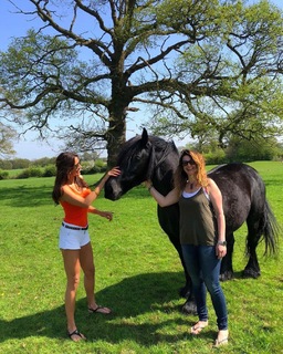 Melanie Sykes feet photo thumbnail