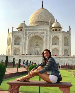 Melanie Sykes feet photo thumbnail
