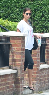 Melanie Sykes feet photo thumbnail