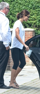 Melanie Sykes feet photo thumbnail