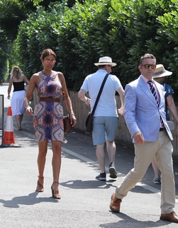 Melanie Sykes feet photo thumbnail