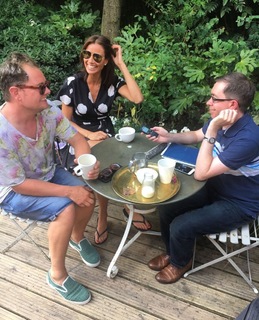 Melanie Sykes feet photo thumbnail