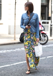 Melanie Sykes feet photo thumbnail